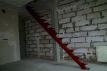 Металлическая каркасная лестница 29